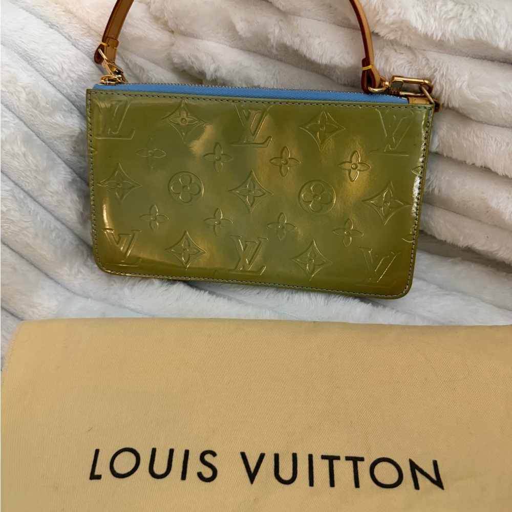Louis Vuitton Lime Green Lexington Pouchette in Monogram in Vernis leather